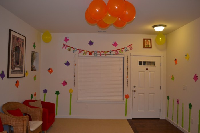 How to decorate birthday party room at home